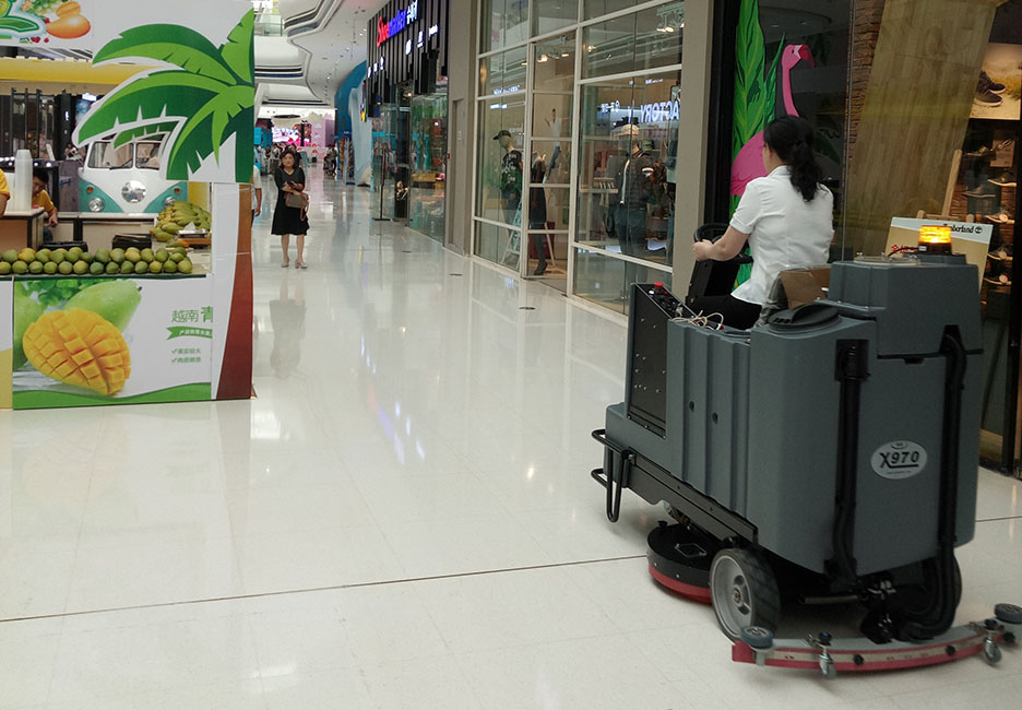 江西大型清潔設(shè)備多功能洗地機(jī)和電動(dòng)<a href=http://www.whcnjy.cn target=_blank class=infotextkey>掃地車生產(chǎn)廠</a>